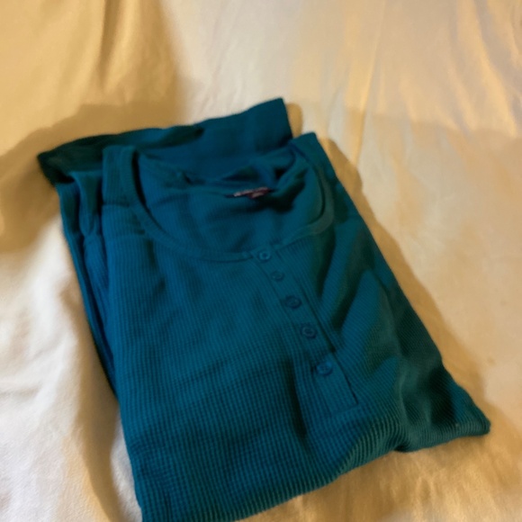 Christmas green long sleeve shirt - Picture 2 of 2